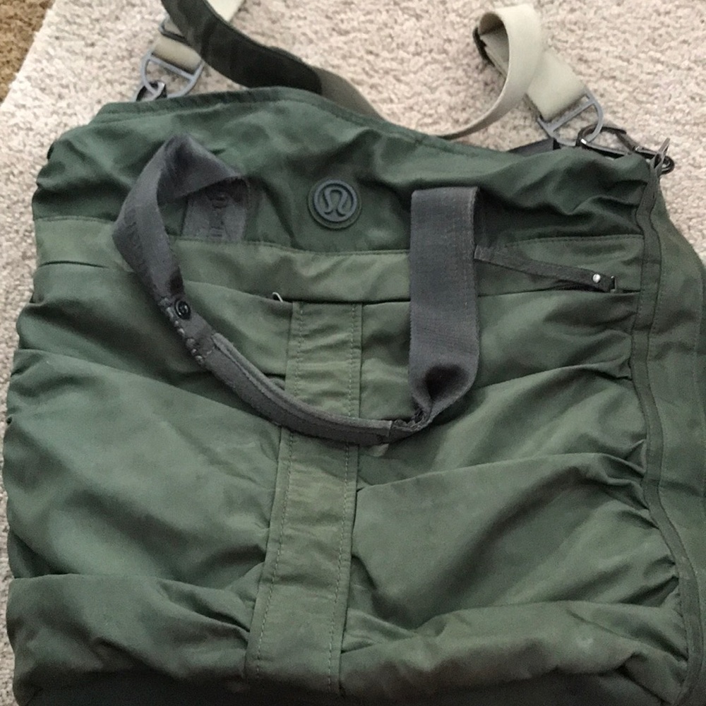 Lulu lemon yoga bag